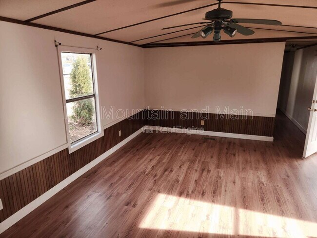 Photo - 36 Misty Mountain Way