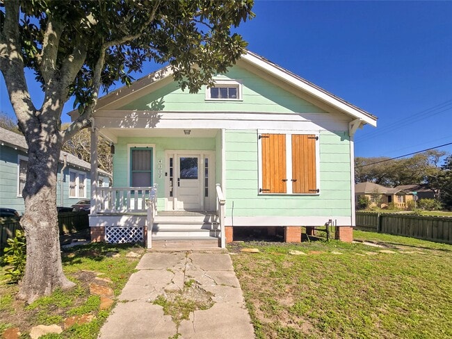 Building Photo - 4302 Ave Q 1/2