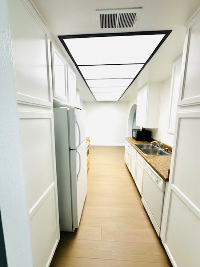 Photo - Ocean Front Living! Unidad 210