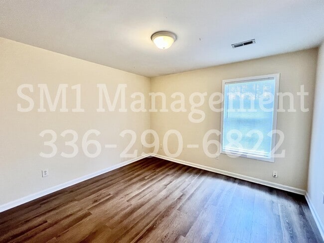 Photo - 121 Thomas St