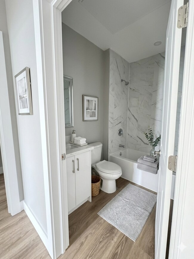 Photo - Unit E3- 199 Pine Street Tay Ontario L0K 2C0 Unité E3