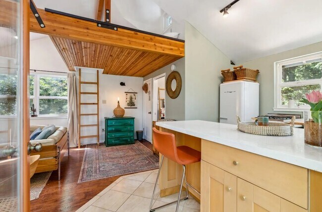 Photo - 1155 Fanning Grade