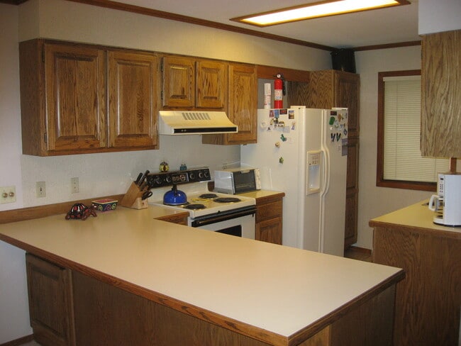 Photo - Long Term Rental - Brook Forest 130A