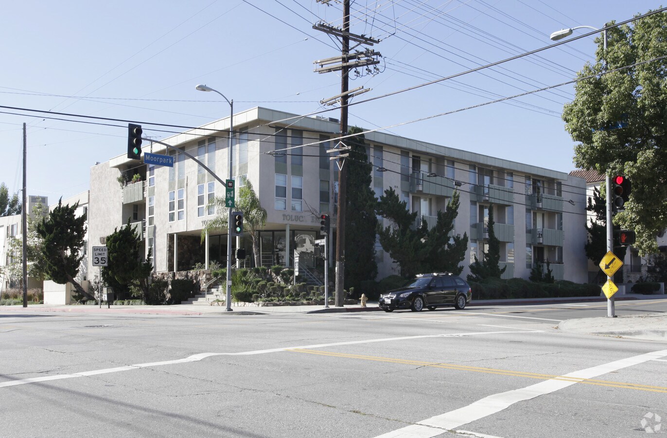 Photo - Toluca Embassy Apartments