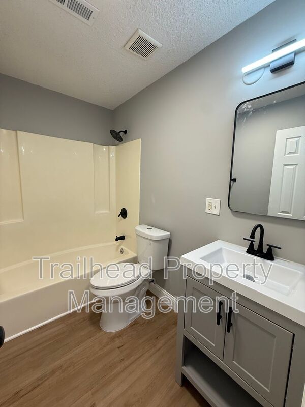 Photo - 608 N Jackson St