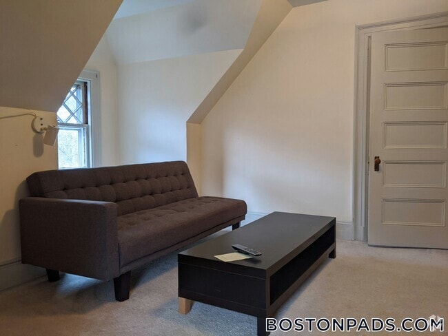 Building Photo - 588 Huron Ave Rental