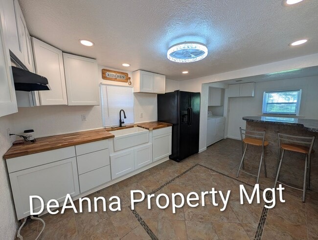 Photo - Remodeled 2 -3 bedroom home Elyria