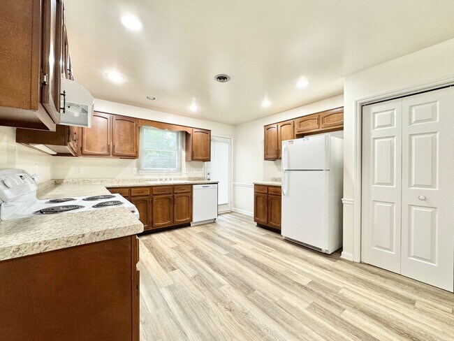Photo - Outstanding 2BR End Unit Brown Quarters townhome