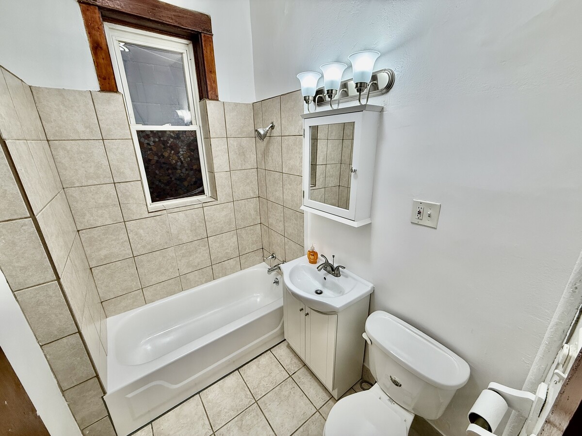 Photo - 719 S Western Ave Unidad 1R