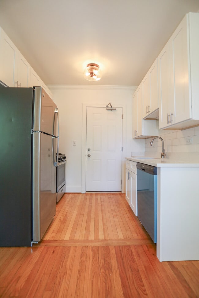 Photo - 4415 N Hamilton Ave Unit #2W