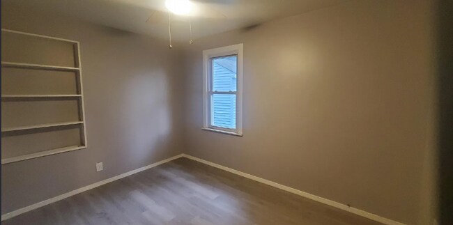 Photo - Charming 3-Bedroom Pet-Friendly Home with Modern Conveniences in Flint Charter Township!