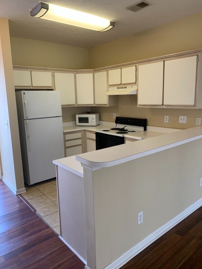 Photo - 3rd Floor 2 Bedroom Condo with a Golf Course View