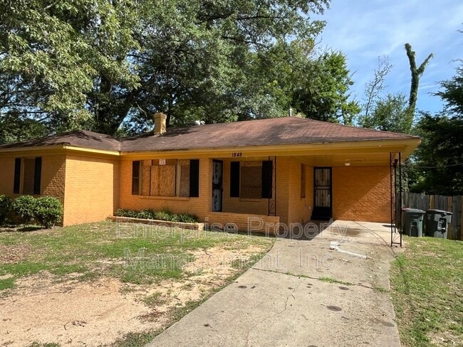 Photo - 1848 Woodburn Dr