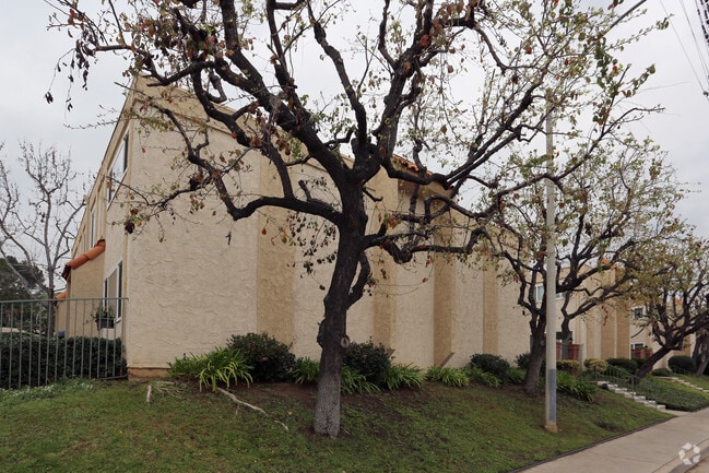 Photo - Royal Villas Apartments