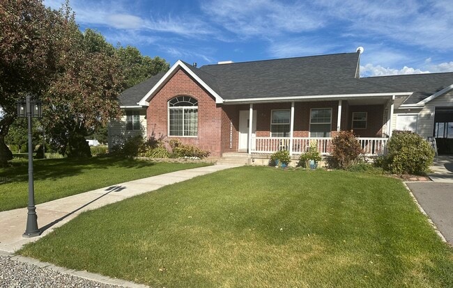 Front of Home: owner's entrance. - 80 S Center St Unit 1