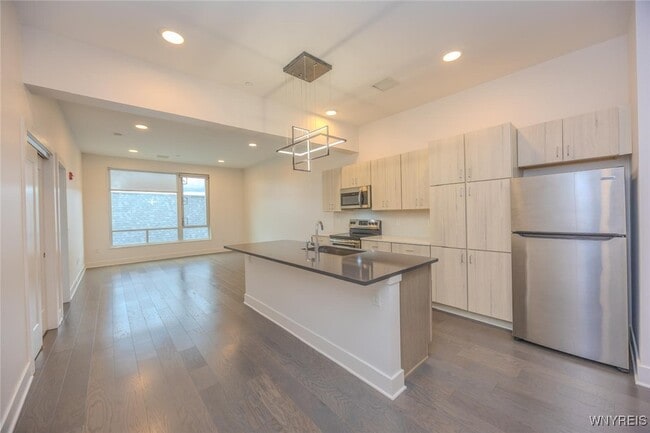 Building Photo - 1020 Elmwood Ave