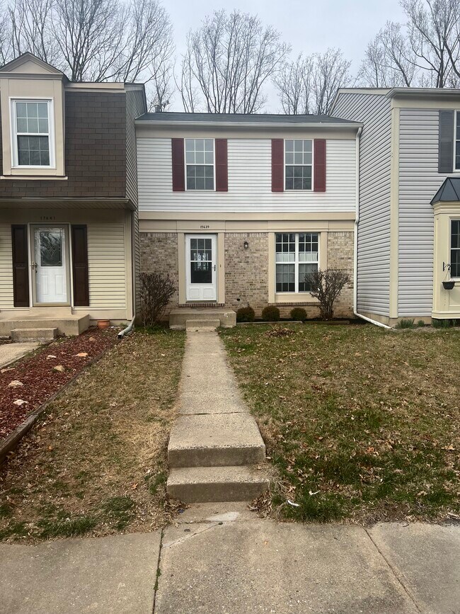 Front of the Unit - 17639 Longview Ln Townhome
