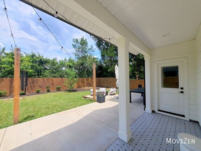 Photo - 5018 Double Lakes Dr