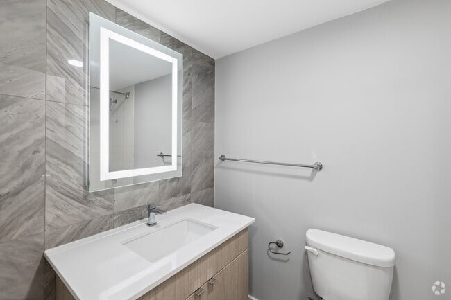 The Rise - 2 habitaciones, 1 baño - 740 pies cuadrados - Baño - Up House