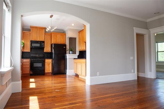 Building Photo - 5347 Lewis St Unit 5345