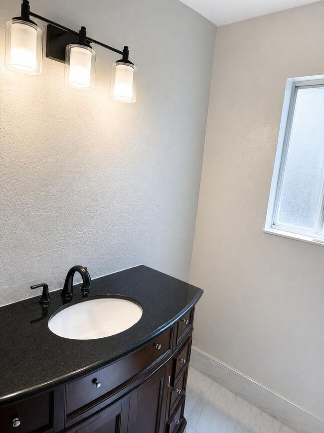 Photo - 4556 Beechnut Way