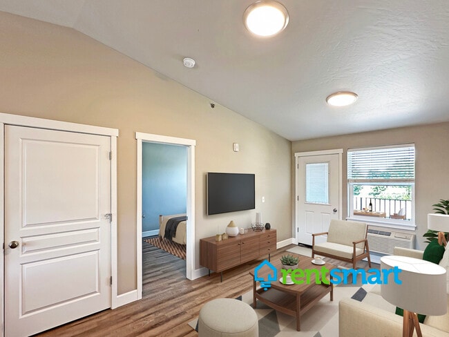 1515 South Ave W