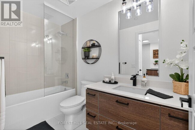 Photo - 301 Sea Ray Ave Unité C113