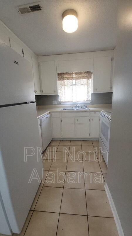 Photo - 1502 Barrington Rd NW Unidad Apt B