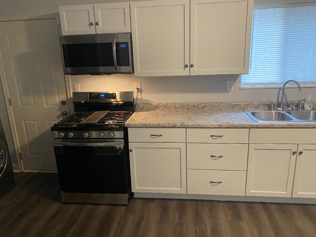 Photo - 1862 N Dexter St