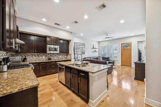 Photo - 2520 Bluebonnet Ln Unit 45