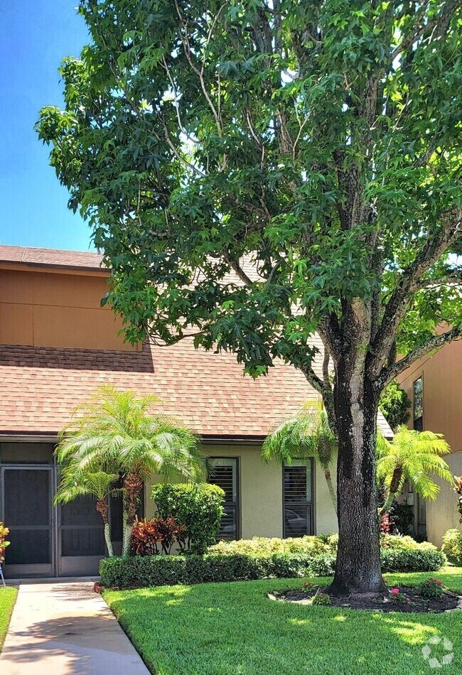 Building Photo - 323 Sandtree Dr Rental