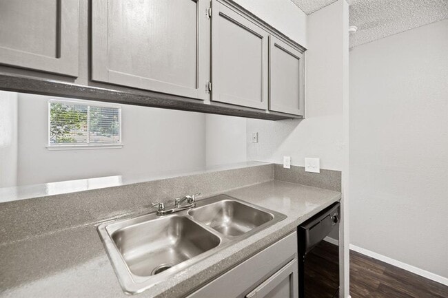 Photo - 805 S Center St Unidad 106