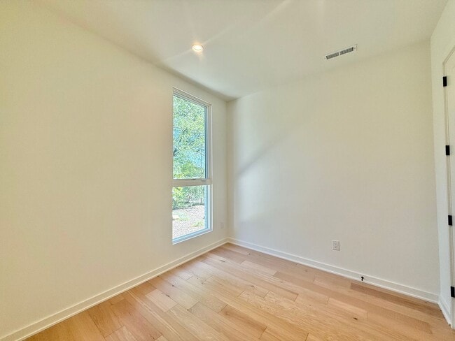 Photo - 1304 Chamblee Hl Ct