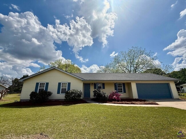 Building Photo - 104 Water Dr