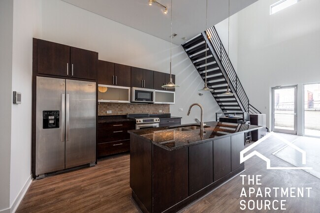 Photo - 1002 W Lake St Unit 2