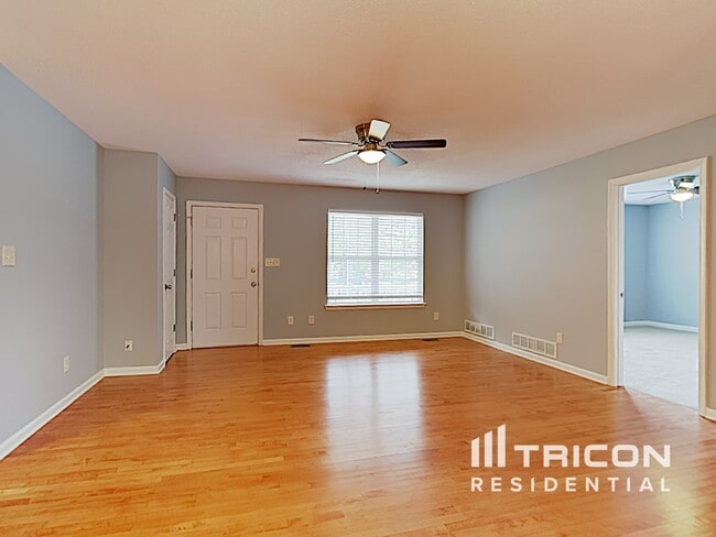 Photo - 213 Martins COurt
