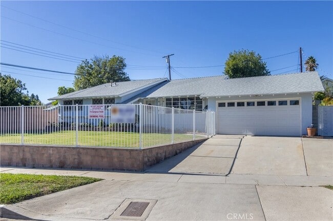 Photo - 11543 Swinton Ave