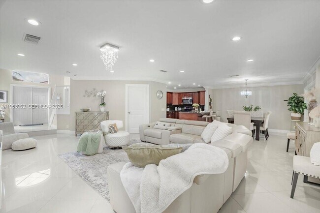 Photo - 1820 Vista Way