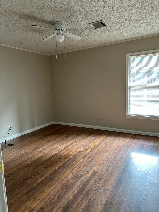 Photo - 514 Eason Pl