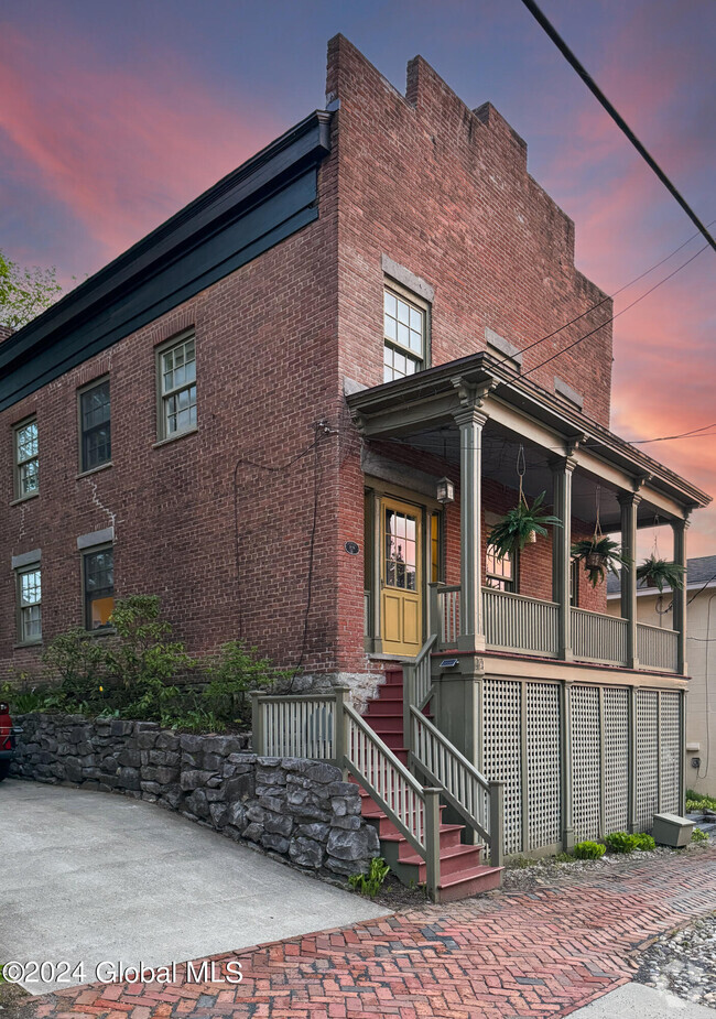 Building Photo - 14 Lafayette St Rental