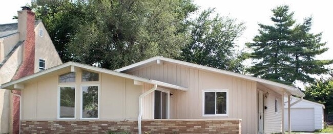 Building Photo - 2609 Baltimore Ave