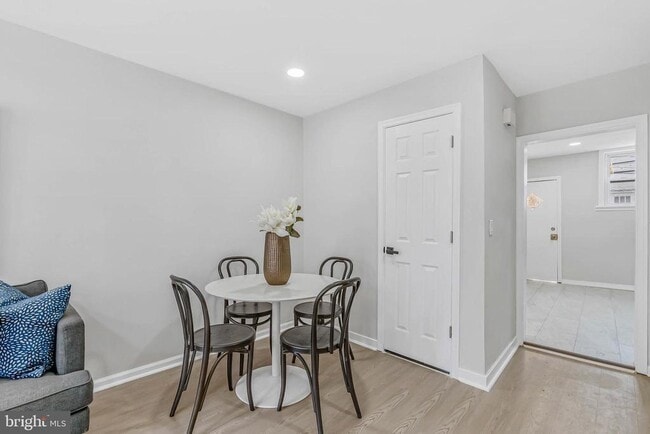 Photo - 2839 Winton St