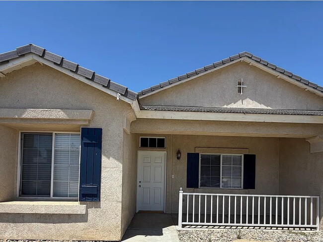 Building Photo - "Charming 3-Bed Oasis with Cozy Fireplace on Lighthouse Dr, Bakersfield!"