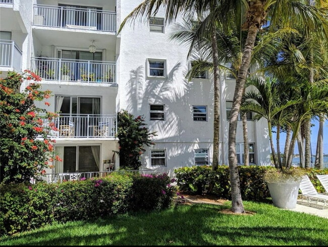 Building Photo - Northeast 64th Street, Miami, FL 33138 - 1 BR 1 BA condo Unit B305