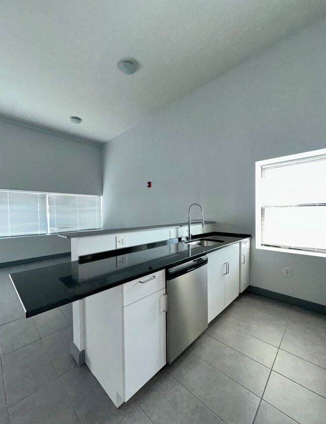 Photo - 414 Crown St Unidad 414-1