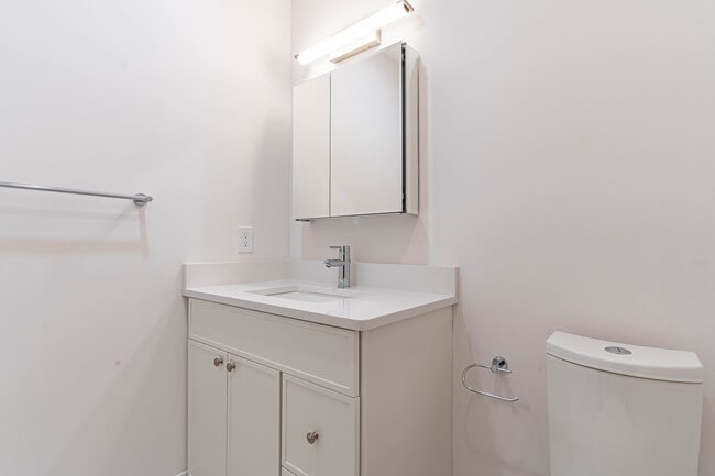 Photo - 160 Everett St Unit 303