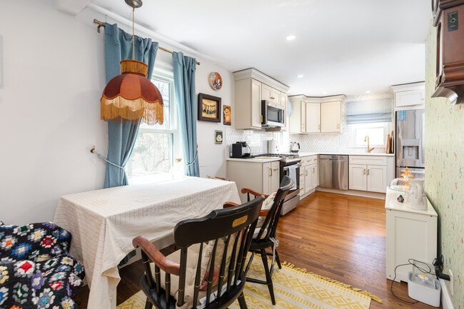 Photo - 1625 Trapelo Rd