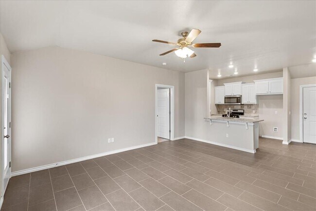 Photo - 410 Grove St