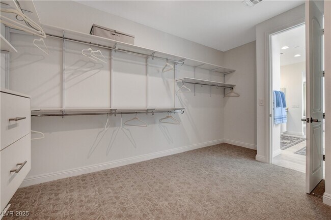 Building Photo - 1075 N Water St