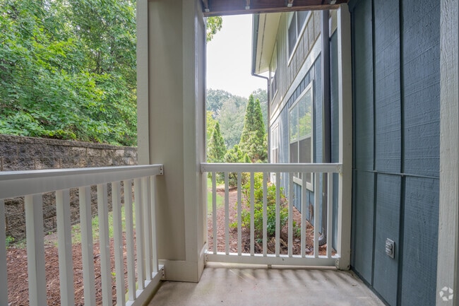 2BR, 2BA - 1,000SF - B2 - Patio